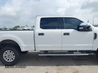 2017 Ford F-250 Lariat z VIN 1FT7W2B68HEC85264, wystawiony jako IAAI lot #42493873 z przebiegiem 185 868 mil mil oraz . Historia ofert i sprzedaży dostępna na DreamBid. Obrazek 13.