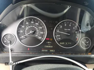 2013 BMW 3 Series 328i с VIN WBA3A5G53DNP24618, выставлен на аукционе Copart как лот 61731845 с пробегом 207 434 миль миль и Списание • Salvage title. История ставок и продаж доступна на DreamBid. Изображение 9.