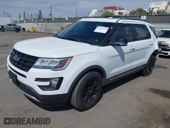 2016 Ford Explorer XLT with VIN 1FM5K8DHXGGA72450, listed as a IAAI auction lot 42019233 with 184,499 mi miles. Bid and sale history available at carsss.com. Image 2.