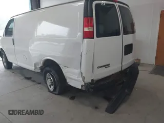 2013 Chevrolet Express Cargo z VIN 1GCWGFBA8D1101785, wystawiony jako IAAI lot #42617920 z przebiegiem 164 366 mil mil oraz . Historia ofert i sprzedaży dostępna na DreamBid. Obrazek 6.