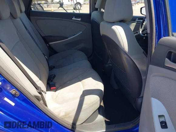 2013 Hyundai Accent GLS z VIN KMHCT4AE1DU496622, wystawiony jako IAAI lot #42248910 z przebiegiem 88 832 mil mil oraz . Historia ofert i sprzedaży dostępna na DreamBid. Obrazek 8.