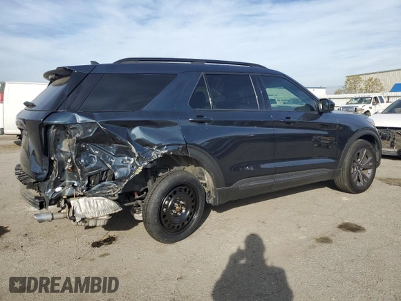 2023 Ford Explorer XLT with VIN 1FMSK7DH3PGA95078, listed as a Copart auction lot 43960065 with 20,344 mi miles and Salvage Title. Bid and sale history available at carsss.com. Image 3.