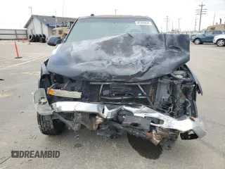 2005 GMC Sierra 2500HD SLT with VIN 1GTHK29U05E307645, listed as a Copart auction lot 80295834 with 151,225 mi miles and Salvage title. Bid and sale history available at DreamBid. Image 5.