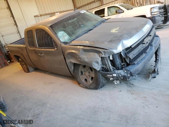 2008 Chevrolet Silverado 1500 Work Truck with VIN 1GCEC19C68Z199532, listed as a Copart auction lot 41879855 with 307,442 mi miles and Salvage Title. Bid and sale history available at carsss.com. Image 4.