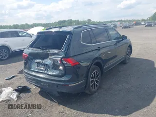 2018 Volkswagen Tiguan SEL z VIN 3VV2B7AX0JM047200, wystawiony jako IAAI lot #42221523 z przebiegiem 108 753 mil mil oraz . Historia ofert i sprzedaży dostępna na DreamBid. Obrazek 4.