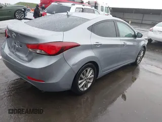 2015 Hyundai Elantra SE z VIN 5NPDH4AE7FH616818, wystawiony jako IAAI lot #41784684 z przebiegiem 107 377 mil mil oraz . Historia ofert i sprzedaży dostępna na DreamBid. Obrazek 4.