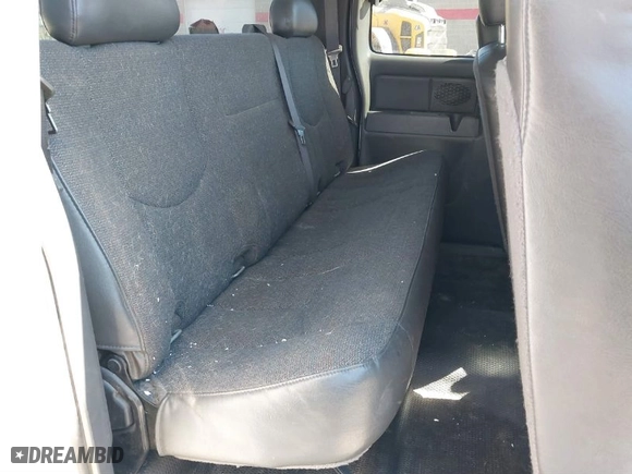2006 Chevrolet Silverado 1500 LT1 with VIN 2GCEK19V161303709, listed as a IAAI auction lot 40294788 with 211,821 mi miles. Bid and sale history available at carsss.com. Image 8.