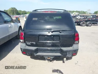 2007 Chevrolet TrailBlazer LS with VIN 1GNDS13S672255756, listed as a IAAI auction lot 42080597 with 194,335 mi miles. Bid and sale history available at carsss.com. Image 16.