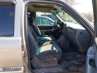 2002 Chevrolet Silverado 2500HD LS with VIN 1GCHK23U82F237150, listed as a IAAI auction lot 41918083 with 173,724 mi miles. Bid and sale history available at carsss.com. Image 5.
