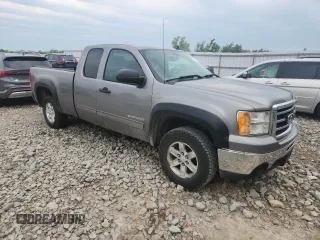 2013 GMC Sierra 1500 SLE z VIN 1GTR2VE74DZ305927, wystawiony jako Copart lot #57966285 z przebiegiem 170 543 mil mil oraz Czysty tytuł • Clean title. Historia ofert i sprzedaży dostępna na DreamBid. Obrazek 4.