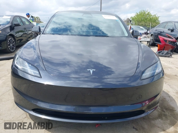 2024 Tesla Model 3 z VIN 5YJ3E1EA0RF782725, wystawiony jako IAAI lot #42248130 z przebiegiem 40 776 mil mil oraz . Historia ofert i sprzedaży dostępna na DreamBid. Obrazek 12.