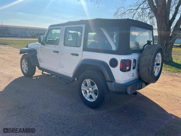 2018 Jeep Wrangler Unlimited Sport S with VIN 1C4HJXDG2JW152991, listed as a Copart auction lot 48635875 with 131,428 mi miles and Clean Title. Bid and sale history available at carsss.com. Image 3.