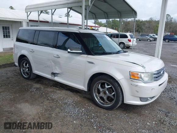 2009 Ford Flex Limited with VIN 2FMDK53CX9BA04207, listed as a IAAI auction lot 38798021 with 209,099 mi miles. Bid and sale history available at carsss.com. Image 1.