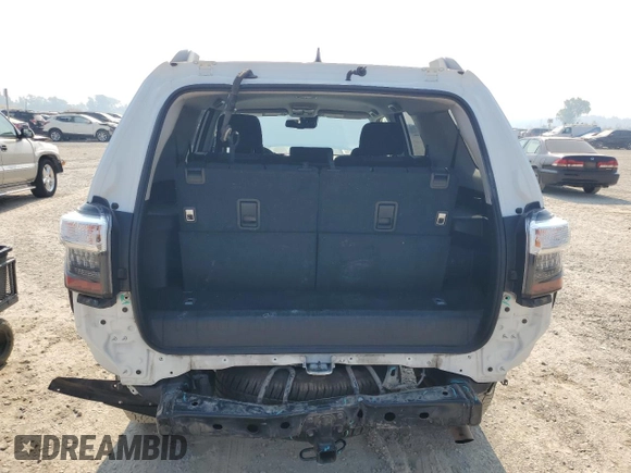2022 Toyota 4Runner SR5 z VIN JTEMU5JR3N6023532, wystawiony jako Copart lot #63680825 z przebiegiem 83 672 mil mil oraz Szkoda całkowita • Salvage title. Historia ofert i sprzedaży dostępna na DreamBid. Obrazek 6.