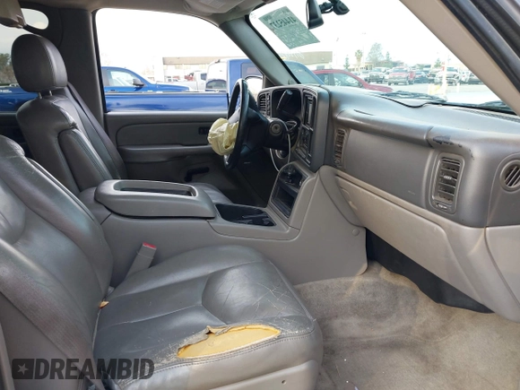 2004 Chevrolet Tahoe LS with VIN 1GNEK13T64R265302, listed as a IAAI auction lot 41445237 with 242,840 mi miles. Bid and sale history available at carsss.com. Image 5.