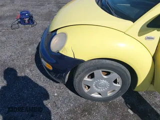 1999 Volkswagen Beetle GLS with VIN 3VWCC21C1XM415115, listed as a IAAI auction lot 41933992 with 193,653 mi miles and . Bid and sale history available at DreamBid. Image 6.