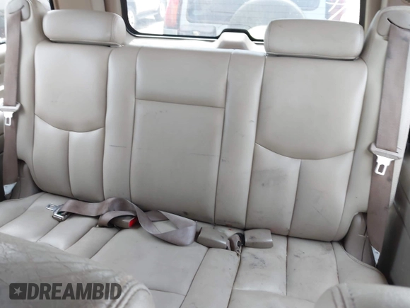2004 Chevrolet Suburban LT with VIN 3GNEC16T04G341718, listed as a IAAI auction lot 41960398 with 228,523 mi miles. Bid and sale history available at carsss.com. Image 13.