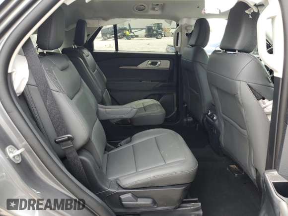 2025 Ford Explorer Active with VIN 1FMUK8DH3SGB48594, listed as a Copart auction lot 58975755 with 3,134 mi miles and Salvage title. Bid and sale history available at DreamBid. Image 11.