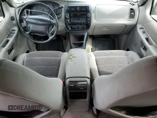 1998 Ford Explorer XL z VIN 1FMZU34E1WUA53077, wystawiony jako Copart lot #51517095 z przebiegiem 216 797 mil mil oraz Czysty tytuł • Clean title. Historia ofert i sprzedaży dostępna na DreamBid. Obrazek 8.