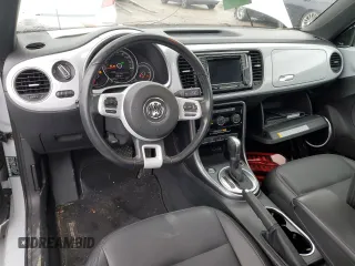 2018 Volkswagen Beetle SE with VIN 3VWJD7AT0JM726611, listed as a Copart auction lot 77896173 with 54,519 mi miles and Salvage Title. Bid and sale history available at carsss.com. Image 8.