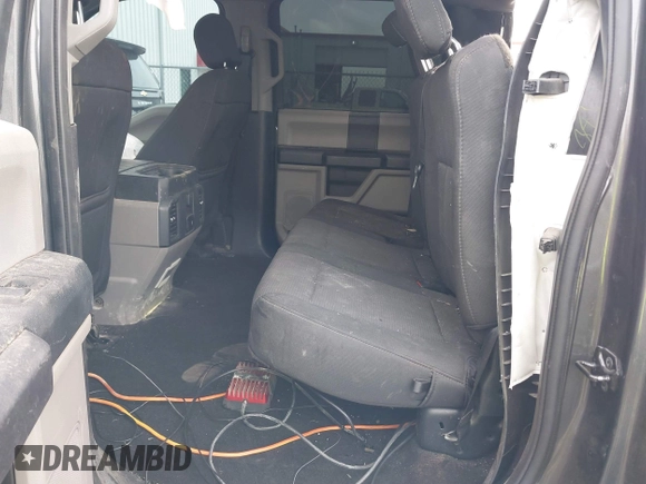 2020 Ford F-150 XL z VIN 1FTEW1CP9LKD38802, wystawiony jako IAAI lot #41879407 z przebiegiem 72 977 mil mil oraz . Historia ofert i sprzedaży dostępna na DreamBid. Obrazek 8.