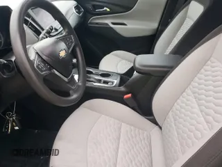2020 Chevrolet Equinox LS z VIN 2GNAX5EV7L6256494, wystawiony jako IAAI lot #42575792 z przebiegiem 23 809 mil mil oraz . Historia ofert i sprzedaży dostępna na DreamBid. Obrazek 9.