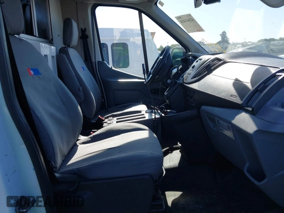 2017 Ford Transit z VIN 1FDYR2CM3HKA31676, wystawiony jako IAAI lot #42641414 z przebiegiem 315 686 mil mil oraz . Historia ofert i sprzedaży dostępna na DreamBid. Obrazek 5.