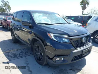 2021 Honda Passport Sport z VIN 5FNYF8H21MB038592, wystawiony jako IAAI lot #41955838 z przebiegiem 31 844 mil mil oraz . Historia ofert i sprzedaży dostępna na DreamBid. Obrazek 6.