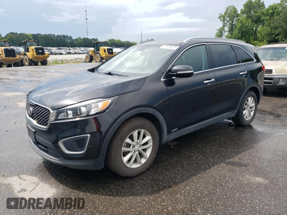 2017 Kia Sorento LX z VIN 5XYPGDA34HG305081, wystawiony jako Copart lot #60938125 z przebiegiem 132 764 mil mil oraz Czysty tytuł • Clean title. Historia ofert i sprzedaży dostępna na DreamBid. Obrazek 1.