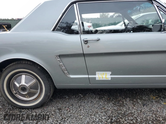 1965 Ford Mustang z VIN 5F07D164390, wystawiony jako Copart lot #81751974 z przebiegiem 701 957 mil mil oraz Szkoda całkowita • Salvage title. Historia ofert i sprzedaży dostępna na DreamBid. Obrazek 12.
