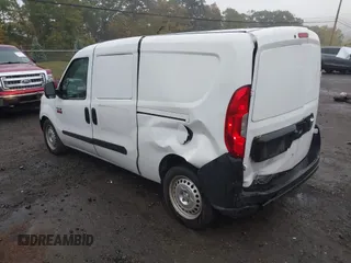 2017 Ram ProMaster City Cargo Tradesman z VIN ZFBERFAB2H6E50911, wystawiony jako IAAI lot #40390843 z przebiegiem 68 010 mil mil oraz . Historia ofert i sprzedaży dostępna na DreamBid. Obrazek 3.