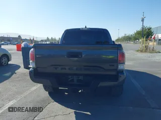2020 Toyota Tacoma SR5 z VIN 3TMCZ5AN9LM296826, wystawiony jako IAAI lot #42533149 z przebiegiem 72 375 mil mil oraz . Historia ofert i sprzedaży dostępna na DreamBid. Obrazek 16.