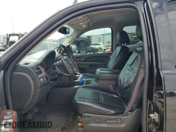 2013 Chevrolet Avalanche LS with VIN 3GNMCEE03DG335700, listed as a Copart auction lot 59901435 with 185,250 mi miles and Salvage title. Bid and sale history available at DreamBid. Image 7.