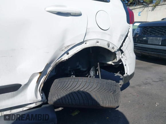 2017 Kia Niro FE with VIN KNDCB3LC2H5085064, listed as a IAAI auction lot 41532004 with 147,057 mi miles. Bid and sale history available at carsss.com. Image 6.