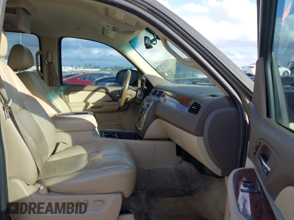 2007 GMC Yukon SLT with VIN 1GKFK13047R205630, listed as a IAAI auction lot 41489206 with 161,376 mi miles. Bid and sale history available at carsss.com. Image 5.