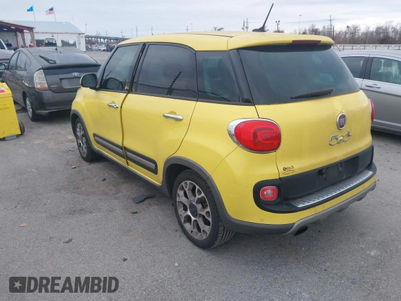 2015 FIAT 500L Urbana Trekking z VIN ZFBCFADH0FZ030995, wystawiony jako IAAI lot #41653415 z przebiegiem 115 629 mil mil oraz . Historia ofert i sprzedaży dostępna na DreamBid. Obrazek 3.