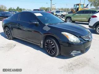 2013 Nissan Altima 2.5 S with VIN 1N4AL2EP1DC200540, listed as a IAAI auction lot 41711141 with 140213 miles. Bid and sale history available at carsss.com. Image 1.