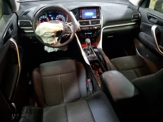 2018 Mitsubishi Eclipse Cross ES z VIN JA4AT3AA9JZ050472, wystawiony jako Copart lot #47934205 z przebiegiem 85 549 mil mil oraz Szkoda całkowita • Salvage title. Historia ofert i sprzedaży dostępna na DreamBid. Obrazek 8.