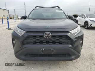2021 Toyota RAV4 XLE with VIN 2T3W1RFV9MC164185, listed as a Copart auction lot 50554424 with 44,294 mi miles and Clean Title. Bid and sale history available at carsss.com. Image 5.