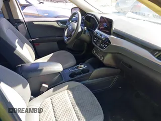 2020 Ford Escape SE z VIN 1FMCU9G64LUB00871, wystawiony jako IAAI lot #41763376 z przebiegiem 89 711 mil mil oraz . Historia ofert i sprzedaży dostępna na DreamBid. Obrazek 5.
