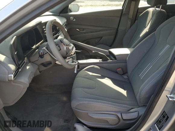 2022 Hyundai Elantra SEL z VIN 5NPLM4AG1NH083467, wystawiony jako Copart lot #55563535 z przebiegiem 32 178 mil mil oraz Szkoda całkowita • Salvage title. Historia ofert i sprzedaży dostępna na DreamBid. Obrazek 7.
