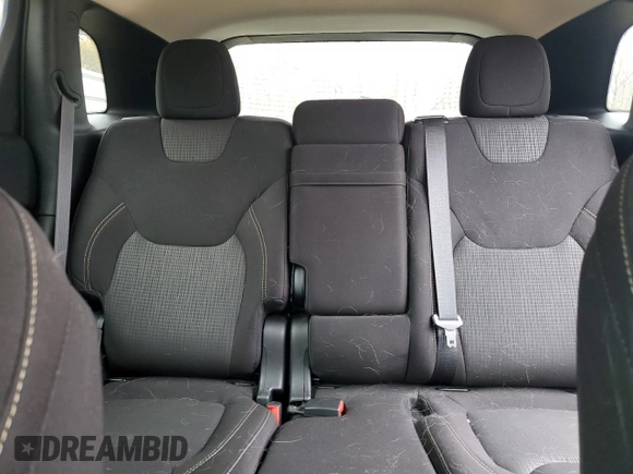 2015 Jeep Cherokee Latitude z VIN 1C4PJMCS7FW788636, wystawiony jako Copart lot #54398335 z przebiegiem 70 304 mil mil oraz Czysty tytuł • Clean title. Historia ofert i sprzedaży dostępna na DreamBid. Obrazek 10.