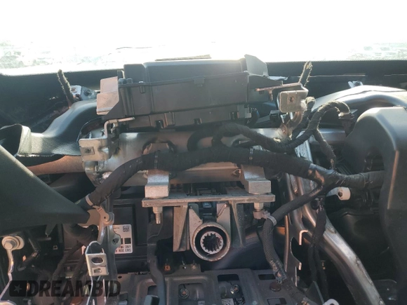 2018 Chevrolet Camaro 2SS z VIN 1G1FH1R78J0175017, wystawiony jako Copart lot #52589425 z przebiegiem Nie podano mil oraz Szkody całkowita. Historia ofert i sprzedaży dostępna na DreamBid. Obrazek 9.