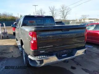 2021 Chevrolet Silverado 1500 LT with VIN 1GCPYDEK8MZ148133, listed as a IAAI auction lot 41843453 with 95,903 mi miles. Bid and sale history available at carsss.com. Image 3.