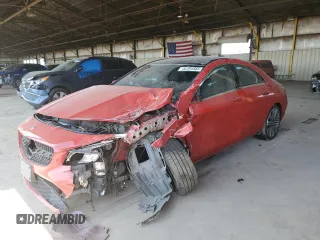 2019 Mercedes-Benz CLA 250 z VIN WDDSJ4GB0KN750546, wystawiony jako Copart lot #52394885 z przebiegiem 86 383 mil mil oraz Szkoda całkowita • Salvage title. Historia ofert i sprzedaży dostępna na DreamBid. Obrazek 1.