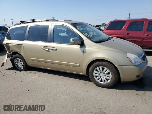 2011 Kia Sedona LX with VIN KNDMG4C71B6393083, listed as a Copart auction lot 63269004 with 136,601 mi miles and Salvage Title. Bid and sale history available at carsss.com. Image 4.