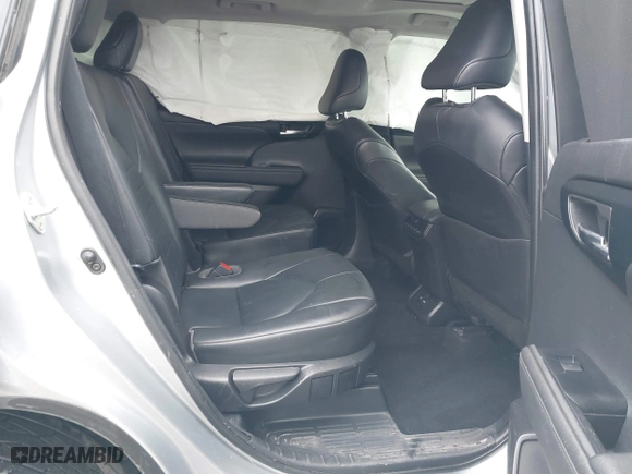 2020 Toyota Highlander XLE with VIN 5TDGZRBH1LS502142, listed as a IAAI auction lot 41819000 with 107,619 mi miles. Bid and sale history available at carsss.com. Image 8.