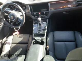 2023 Porsche Macan GTS z VIN WP1AF2A52PLB57318, wystawiony jako Copart lot #70542434 z przebiegiem 10 800 mil mil oraz Szkoda całkowita • Salvage title. Historia ofert i sprzedaży dostępna na DreamBid. Obrazek 8.