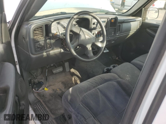 2005 GMC Sierra 1500 with VIN 1GDHC24U65E138733, listed as a Copart auction lot 47315715 with 303,907 mi miles and Salvage Title. Bid and sale history available at DreamBid. Image 8.