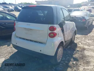 2015 Smart fortwo Passion with VIN WMEEJ3BA9FK806363, listed as a IAAI auction lot 41830363 with 1 mi miles. Bid and sale history available at carsss.com. Image 4.